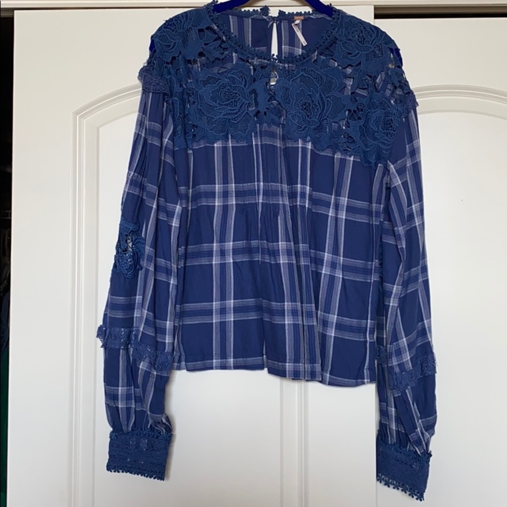 Free people long sleeve lace top Sz M NWT